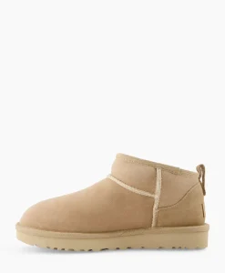 Laarzen^Ugg Enkellaars Winterboot Classic Ultra Mini Zand