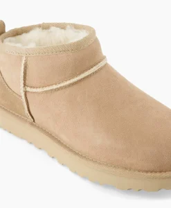Laarzen^Ugg Enkellaars Winterboot Classic Ultra Mini Zand