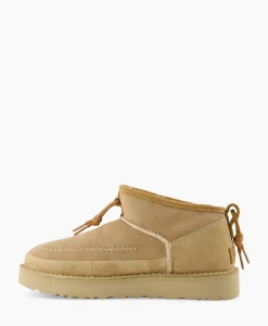 Laarzen^Ugg Enkellaars W Ultra Mini Crafted Regenerate Beige